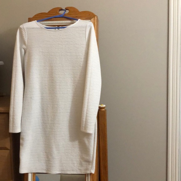 Robe - Picture 1 of 2